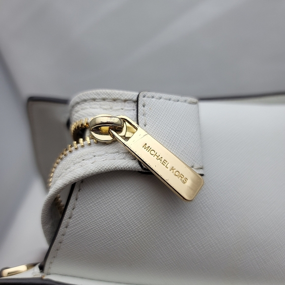 *FINAL PRICE* Michael Kors Studded Selma Medium Top Zip Leather Satchel - Picture 13 of 15